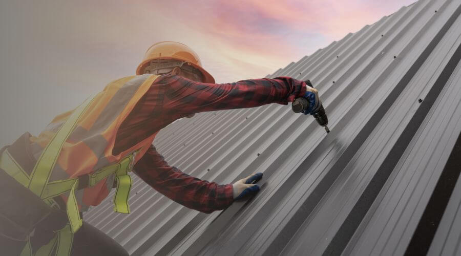Professional gutter cleaning in Algona, IA